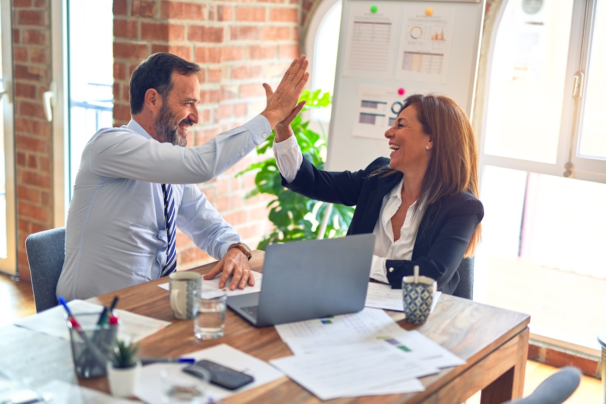Inhouse vs. Agentur: Wann lohnt sich ein externer Personalpartner?